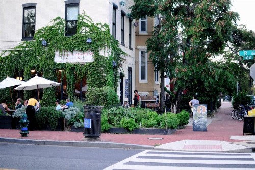 2-bedroom Apartment in DC - image 3
