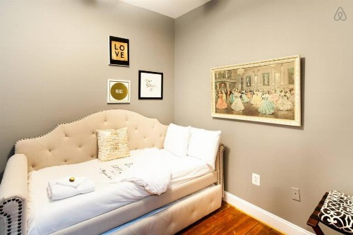 Central DC 3-bedroom Home - image 8
