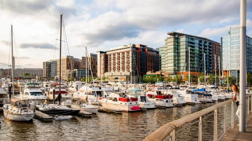 Global Luxury Suites at The Wharf - image 2