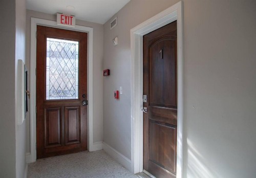 Apt ideally situated in DC walk to metro Dupont Logan & monuments! - image 11