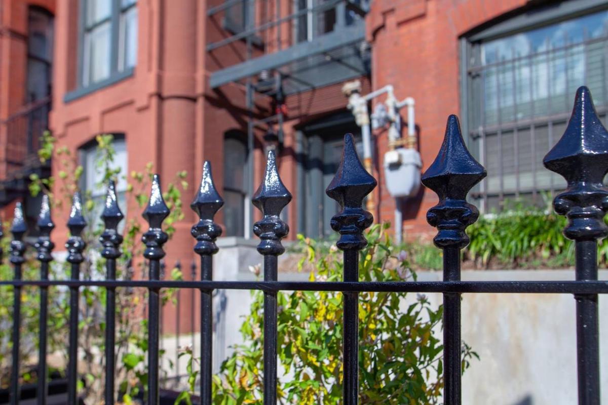 Apt ideally situated in DC walk to metro Dupont Logan & monuments! - image 4