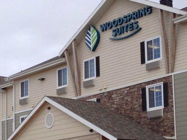 WoodSpring Suites Watford City - main image
