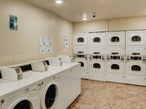 WoodSpring Suites Watford City - image 11