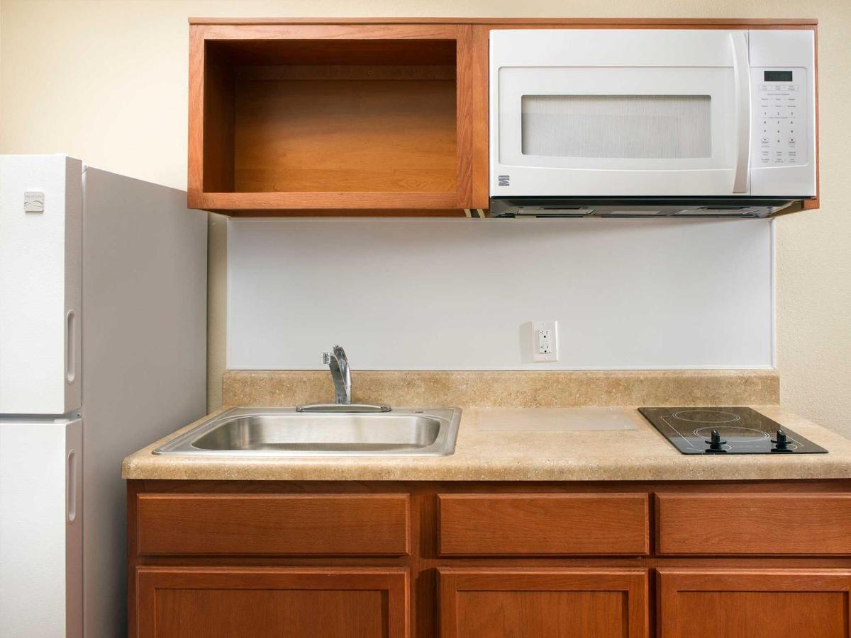 WoodSpring Suites Watford City - image 7