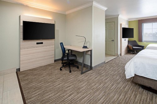 Holiday Inn Express Hotel & Suites Watsonville an IHG Hotel - image 10