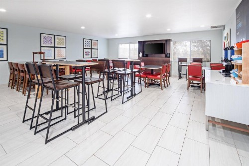 Holiday Inn Express Hotel & Suites Watsonville an IHG Hotel - image 5