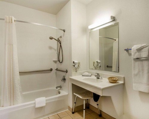 Rodeway Inn Watsonville - image 12
