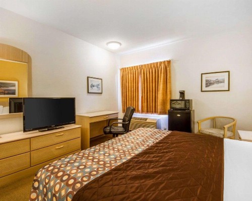 Rodeway Inn Watsonville - image 19