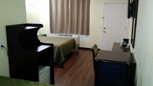 El Rancho Motel - image 3
