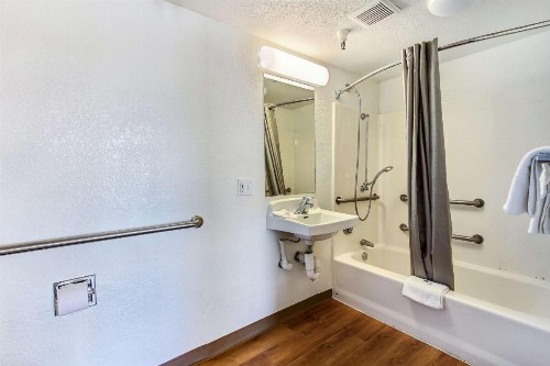 Motel 6-Watsonville CA - Monterey Area - image 42