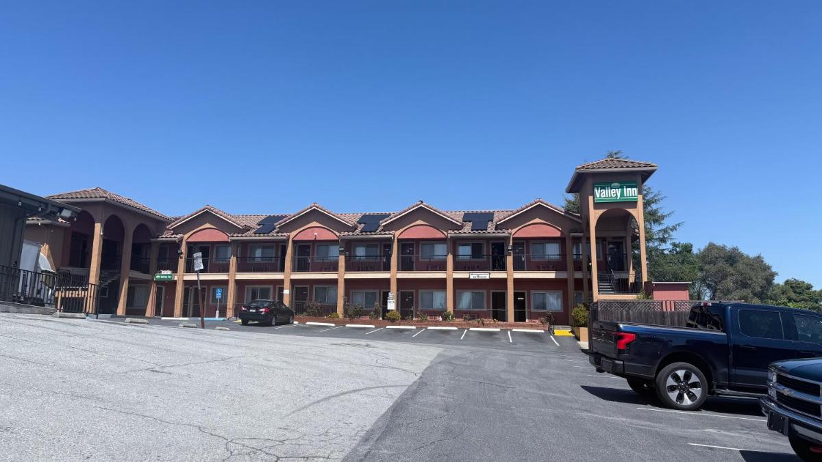 Valley Inn - main image