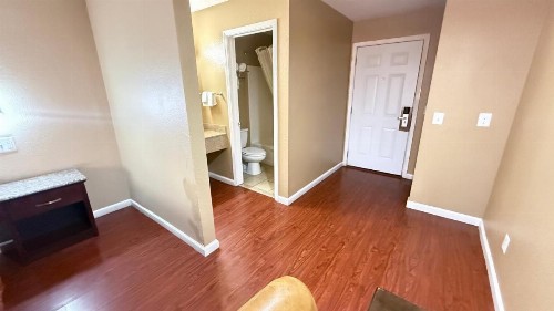 Valley Inn - image 22