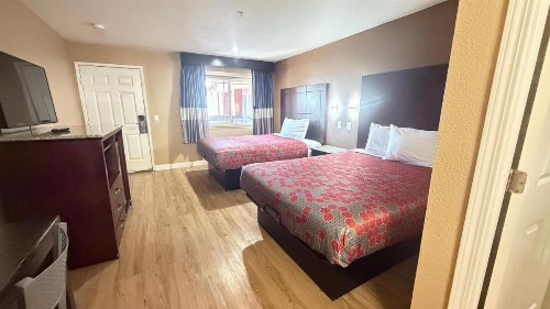 Valley Inn - image 24