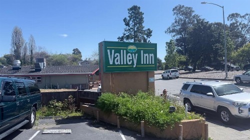 Valley Inn - image 27