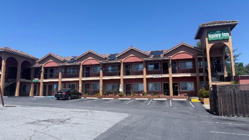 Valley Inn - image 30