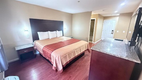 Valley Inn - image 31