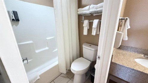 Valley Inn - image 33