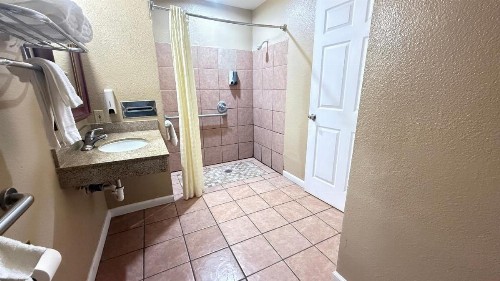 Valley Inn - image 34