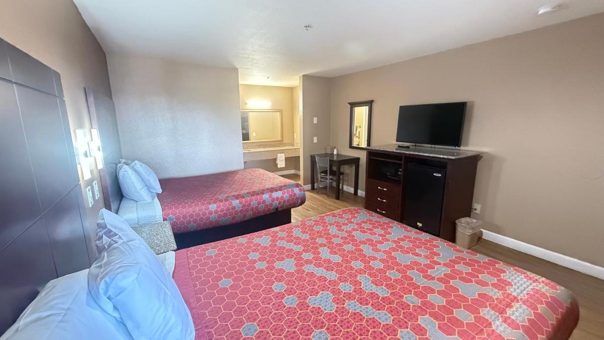 Valley Inn - image 5