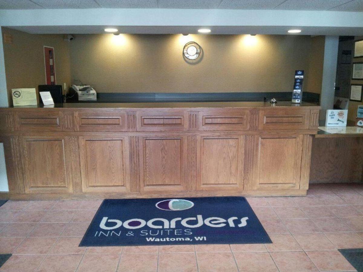 Boarders Inn & Suites by Cobblestone Hotels – Wautoma - main image