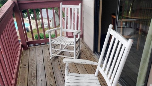 Days Inn by Wyndham Waynesville NC - image 3