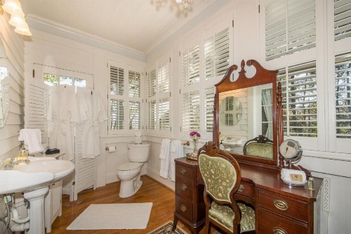 Oak Hill On Love Lane Bed and Breakfast Inn - image 29