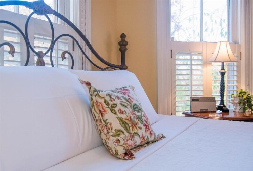 Oak Hill On Love Lane Bed and Breakfast Inn - image 9