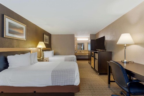 Best Western Smoky Mountain Inn - image 13