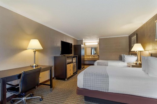Best Western Smoky Mountain Inn - image 14
