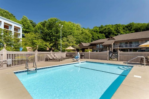 Best Western Smoky Mountain Inn - image 28