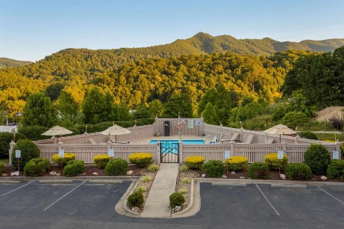 Best Western Smoky Mountain Inn - image 5
