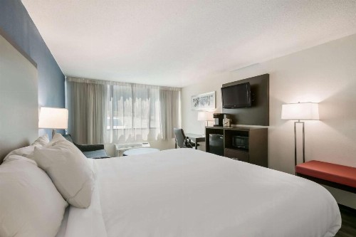 Clarion Hotel Conference Center - image 23