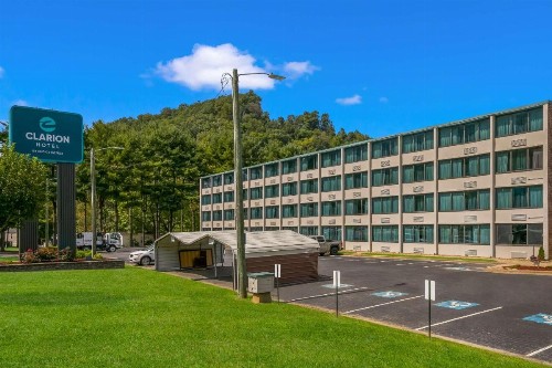 Clarion Hotel Conference Center - image 24