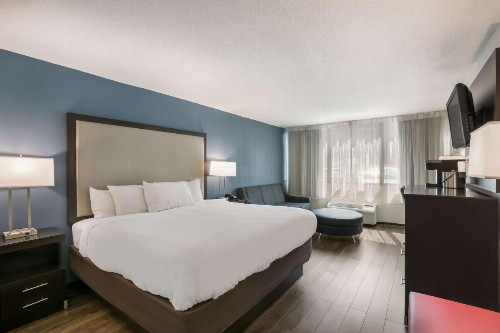 Clarion Hotel Conference Center - image 35