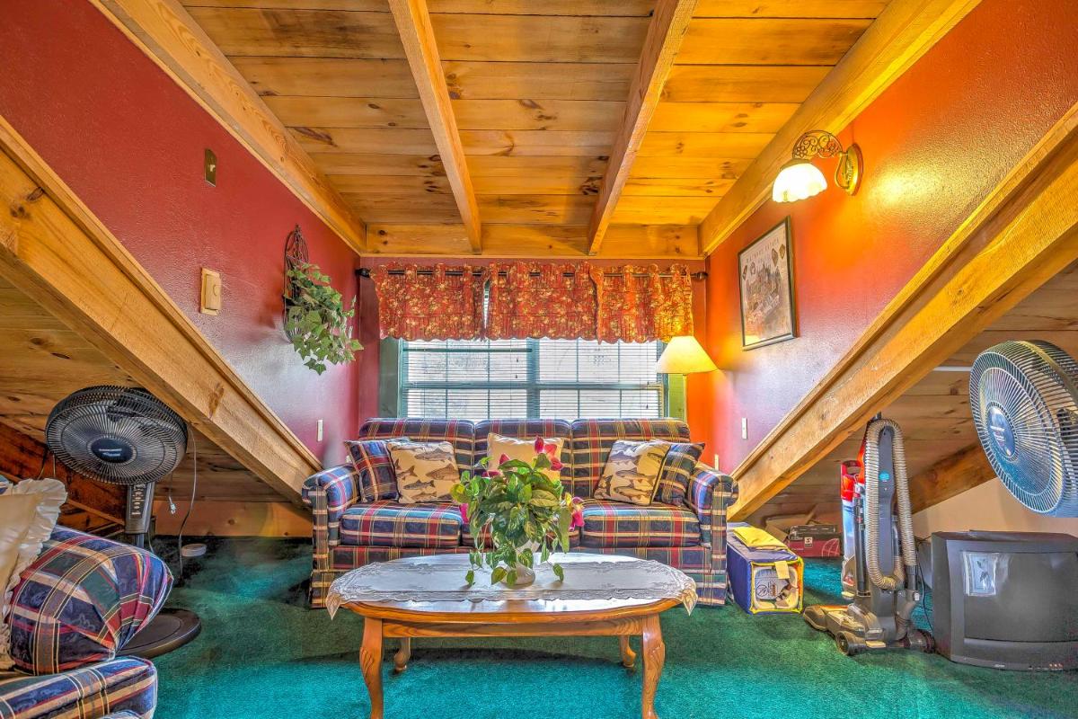 Serene Cabin in the Smokies with 2 Decks and Hot Tub! - image 6