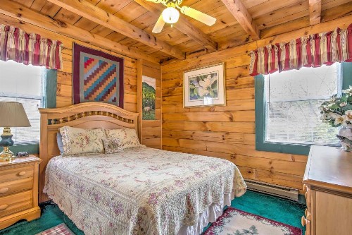 Serene Cabin in the Smokies with 2 Decks and Hot Tub! - image 3