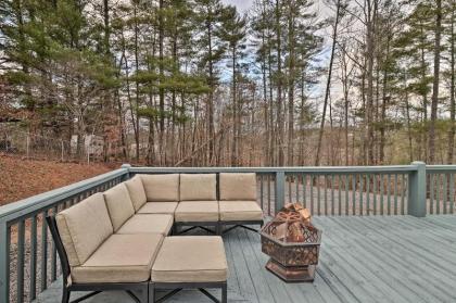 Family Home with Fire Pit 10 Mi to Asheville!