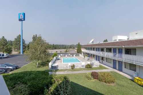 Motel 6 Weed - Mount Shasta - image 11