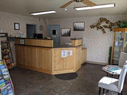 Hi-Lo Motel Cafe and RV Park - image 10
