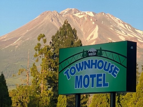 Townhouse Motel - image 14