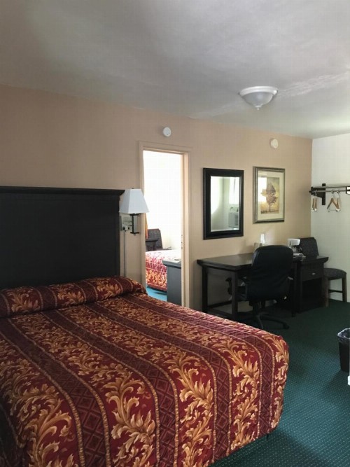Townhouse Motel - image 24