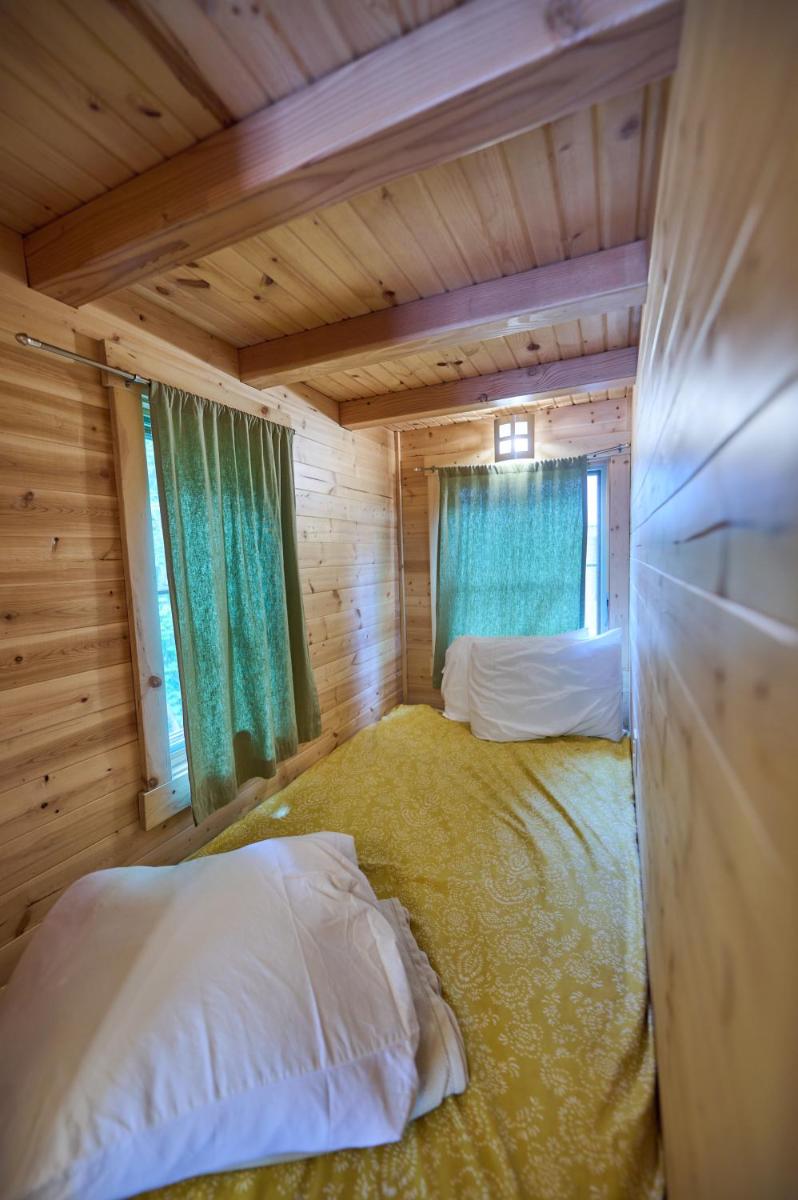 Mount Hood Village Deluxe Cabin 5 - image 4