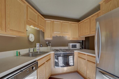 Fairway Estates Retreat - image 10