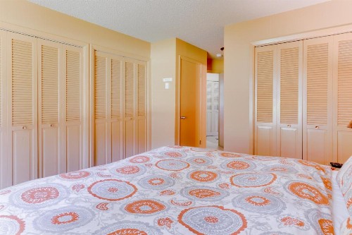 Fairway Estates Retreat - image 2
