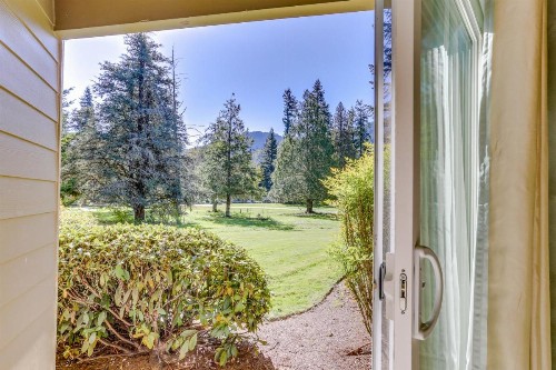 Fairway Estates Retreat - image 4
