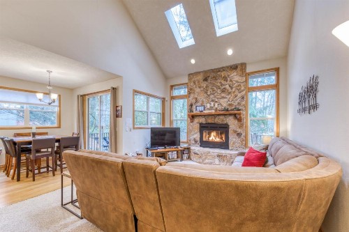 Clark's Mountain Condo - image 12