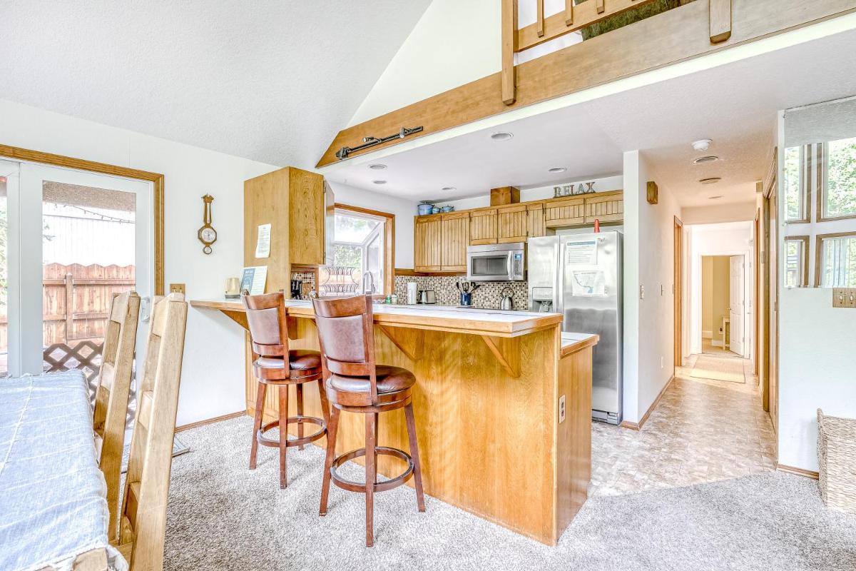 Shadowbrook Chalet - image 7
