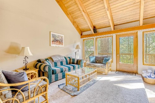 Cedar Grove Chalet - image 4
