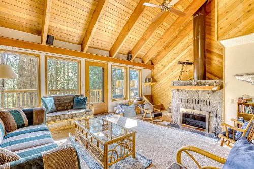 Cedar Grove Chalet - image 8