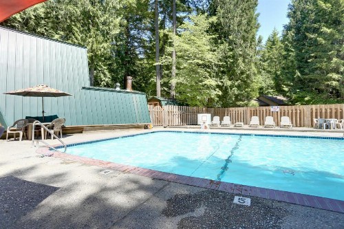 Marshall's Cabin in Rhododendron - image 6